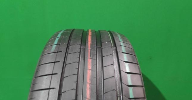 Pirelli P Zero PZ4 275/35 R21 103Y