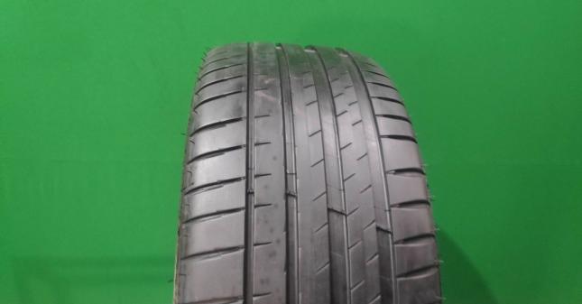 Michelin Pilot Sport 4 235/45 R18 98Y