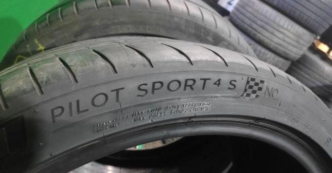 Michelin Pilot Sport 4 S 285/35 R22 106Y