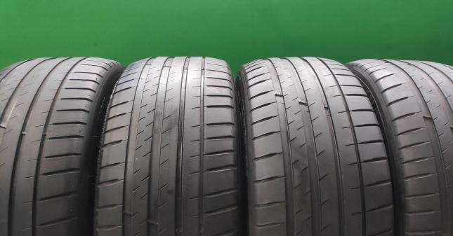 Michelin Pilot Sport 4 235/45 R18 98Y