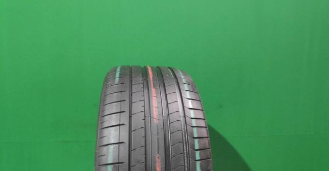Pirelli P Zero PZ4 275/35 R21 103Y