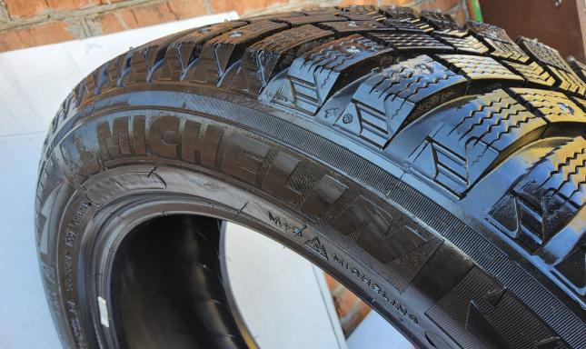 235/55 R17 Michelin X-Ice North зимние шипованные