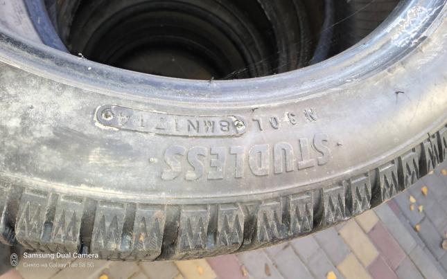 Резина 235 /45 R17 комплект зимние липучка