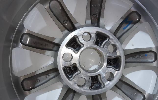 Колесо  одно оригинал Toyota R18