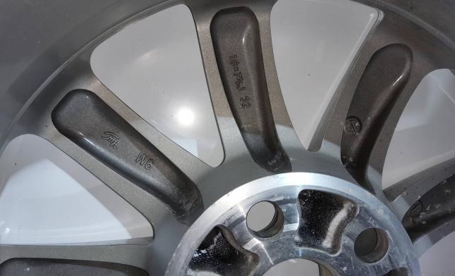 Колесо  одно оригинал Toyota R18