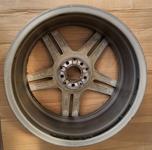 Диск колёсный один оригинал Mercedes W213