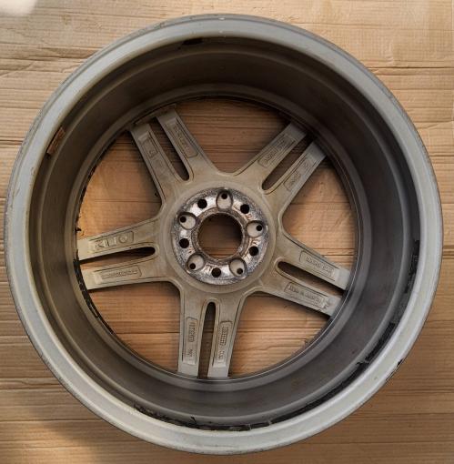 Диск колёсный один оригинал Mercedes W213