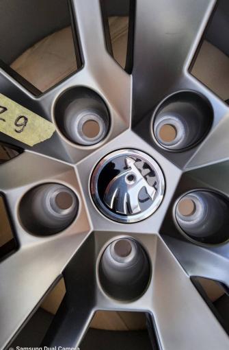 Диск  один Skoda Superb 3 литой оригинал R18