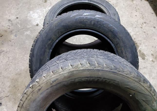 Bridgestone Blizzak DM-V2 275/50 R20