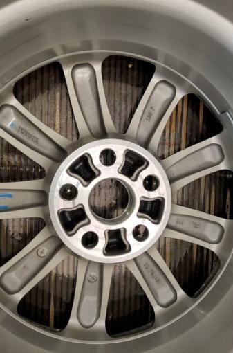 Колесо  одно оригинал Toyota R18