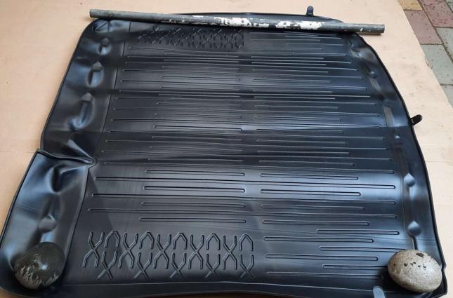 Коврик в багажник полиуретановый LADA Xray купить