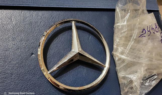 Эмблема крышки багажника Mercedes W246 оригинал купить