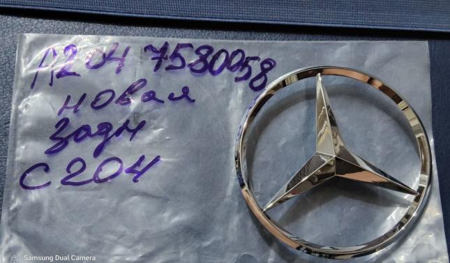 Эмблема крышки багажника Mercedes W204 оригинал купить