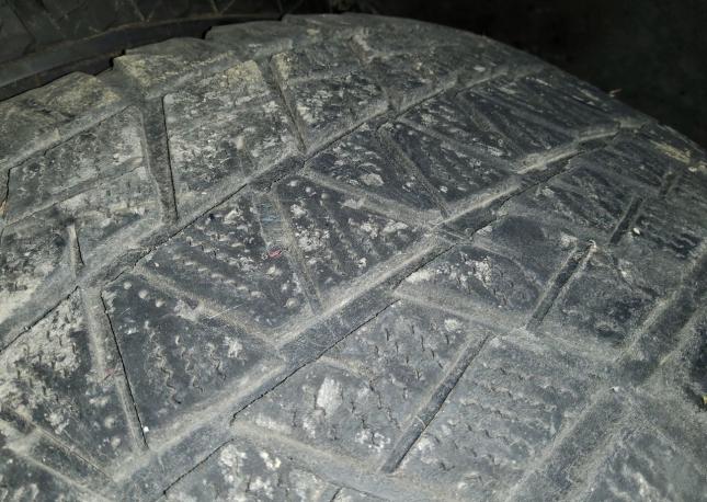 Bridgestone Blizzak DM-V2 275/50 R20