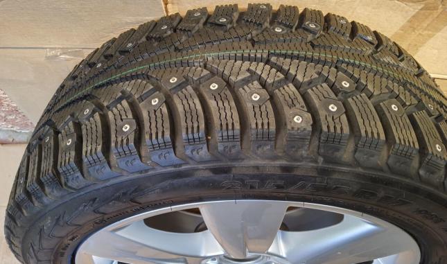 Резина Audi  Nokian Hakkapeliita 5 215/55R17