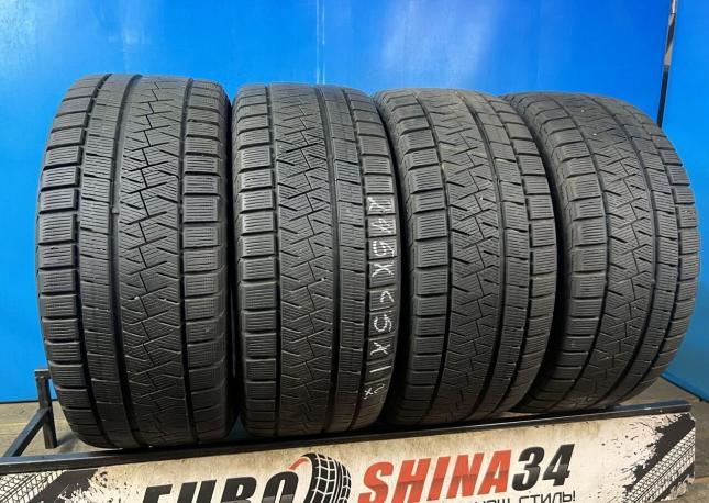 Pirelli Ice Asimmetrico 245/45 R17 99R