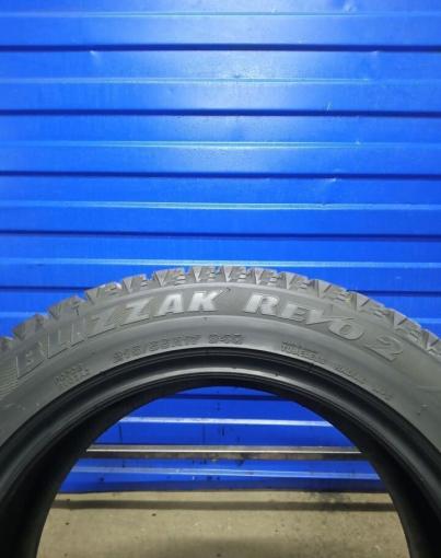 Bridgestone Blizzak Revo2 215/55 R17 94Q