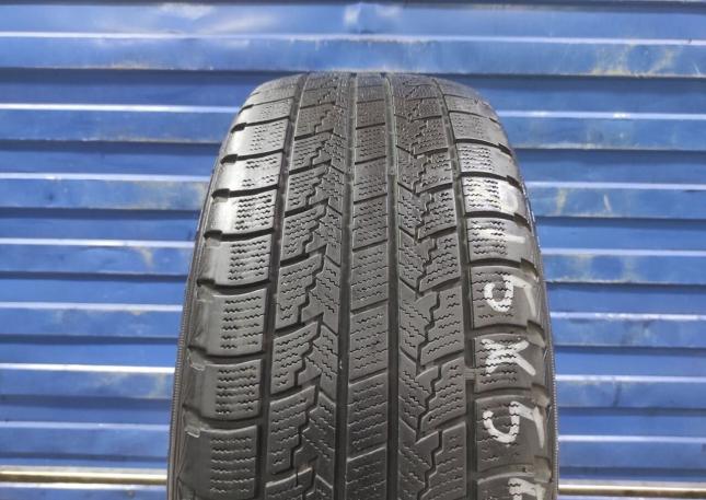 Roadstone Winguard Ice 215/55 R17 94H