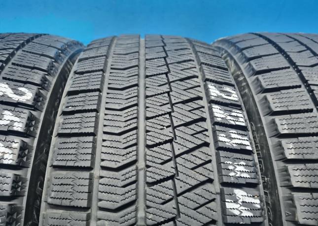 Bridgestone Blizzak Ice 225/45 R19 и 255/40 R19 96S