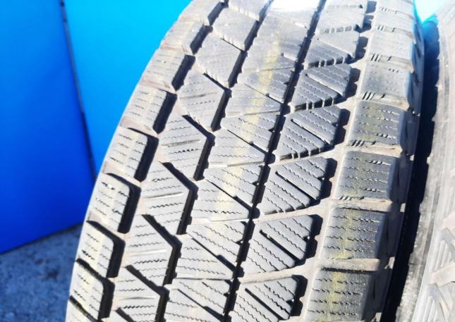 Bridgestone Blizzak DM-V3 245/65 R17 107Q