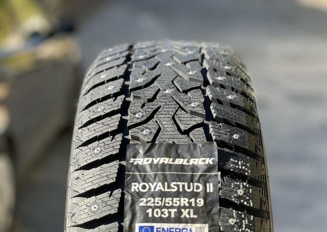 Royal Black Royal Stud II 225/55 R19 101T