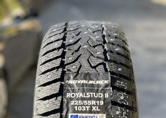 Royal Black Royal Stud II 225/55 R19 103T