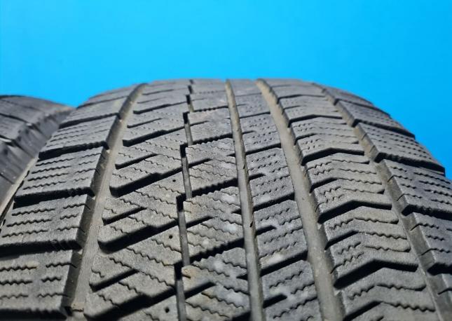 Bridgestone Blizzak VRX2 235/50 R18 97R