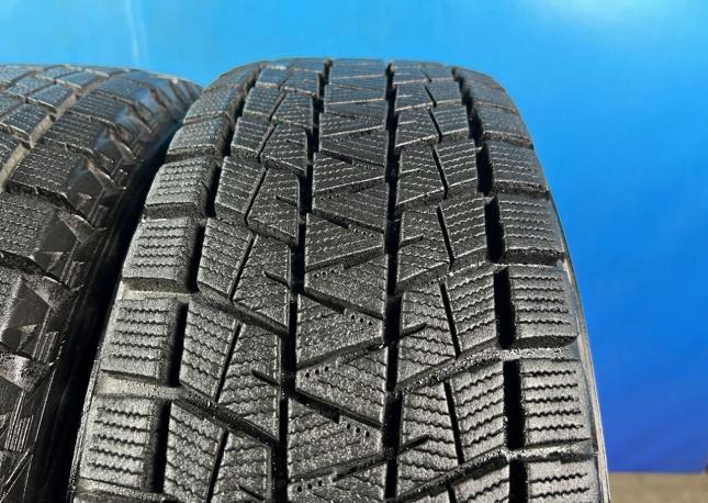 Bridgestone Blizzak DM-V1 215/65 R16 98Q