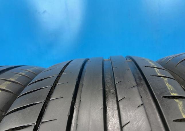 Michelin Pilot Sport 4 225/45 R19 96W