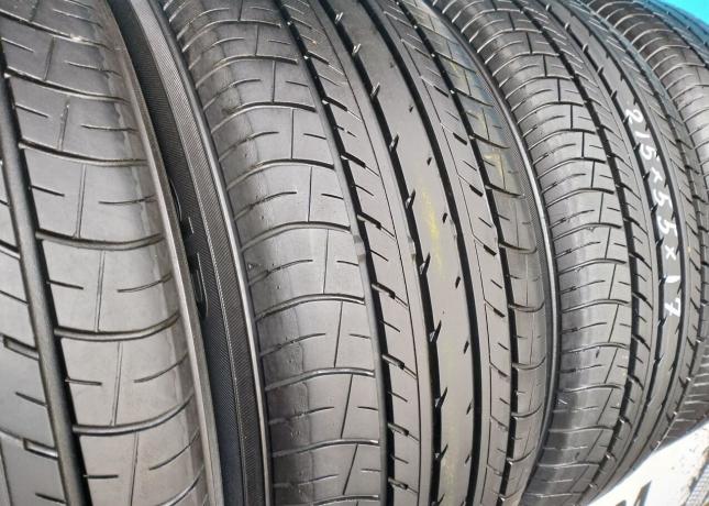 Yokohama dB Decibel E70 215/55 R17 94V