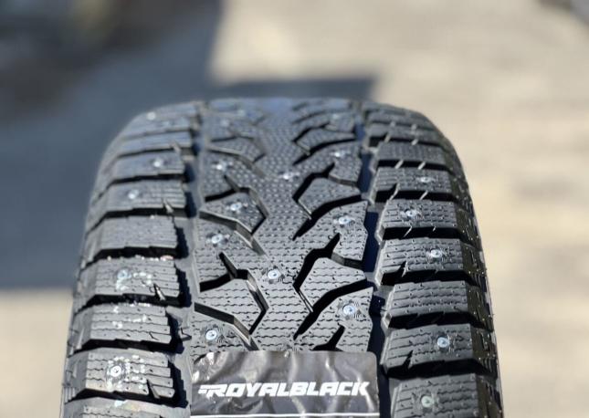 Royal Black Royal Stud II 255/45 R20 105T