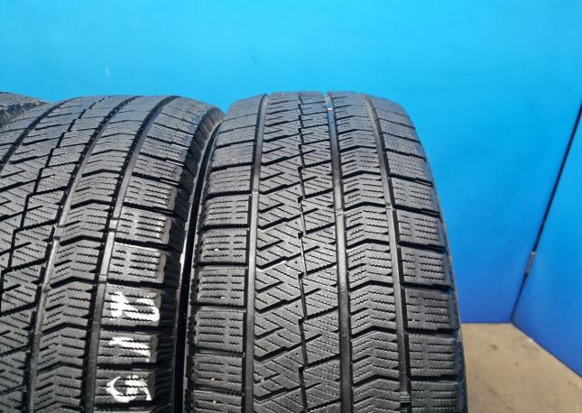 Bridgestone Blizzak VRX2 215/55 R17 94Q