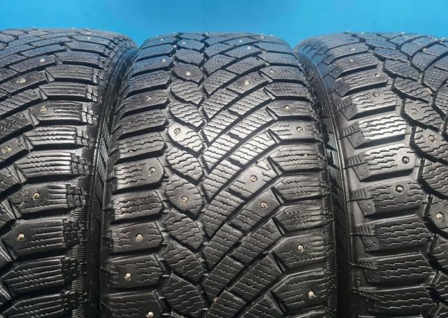 Gislaved Nord Frost 200 215/55 R17 98T