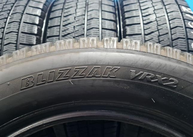 Bridgestone Blizzak VRX2 215/55 R17 94Q