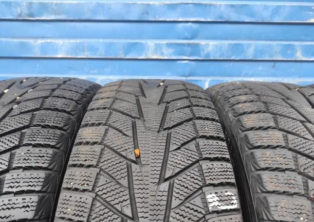 Hankook Winter I&#39;Cept IZ2 215/65 R17 98Q