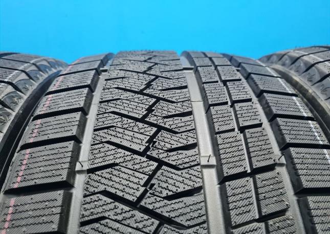 Triangle PL02 255/40 R19 100V