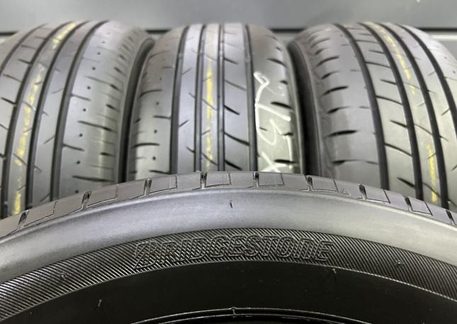 Bridgestone Playz PX-RV II 215/55 R17 94V