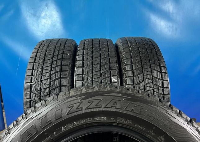 Bridgestone Blizzak DM-V1 215/65 R16 98Q