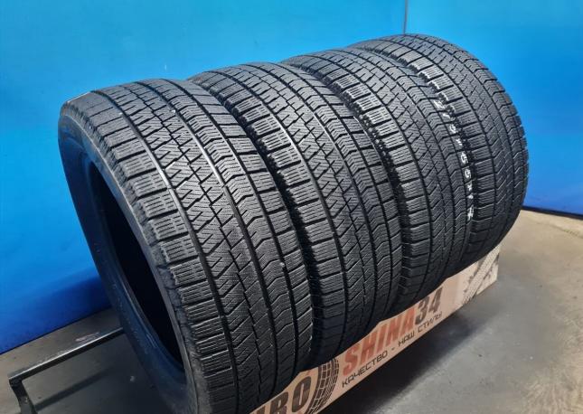 Bridgestone Blizzak VRX2 215/55 R17 94Q