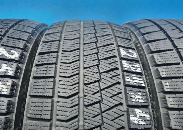 Bridgestone Blizzak Ice 225/45 R19 и 255/40 R19 96T