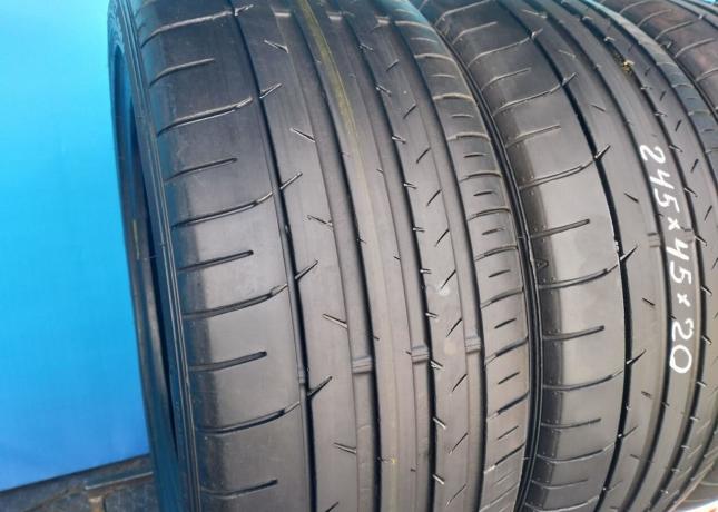 Dunlop SP Sport Maxx 050+ 275/40 R20 и 245/45 R20 106Y