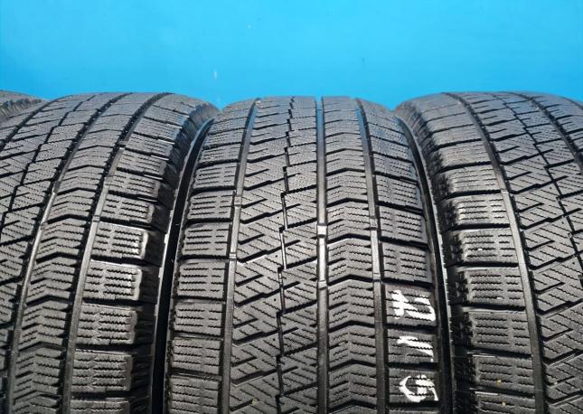 Bridgestone Blizzak VRX2 215/55 R17 94Q