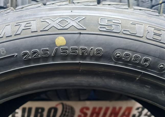 Dunlop Winter Maxx SJ8 225/55 R18 98R