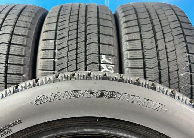 Bridgestone Blizzak Ice 225/50 R17 94T