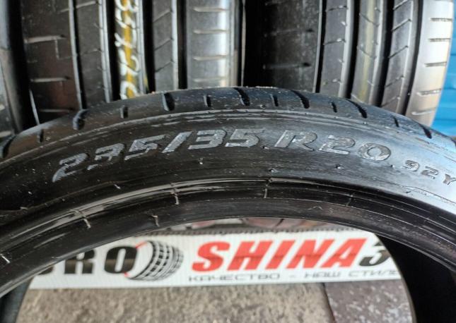 Pirelli P Zero PZ4 235/35 R20 92Y