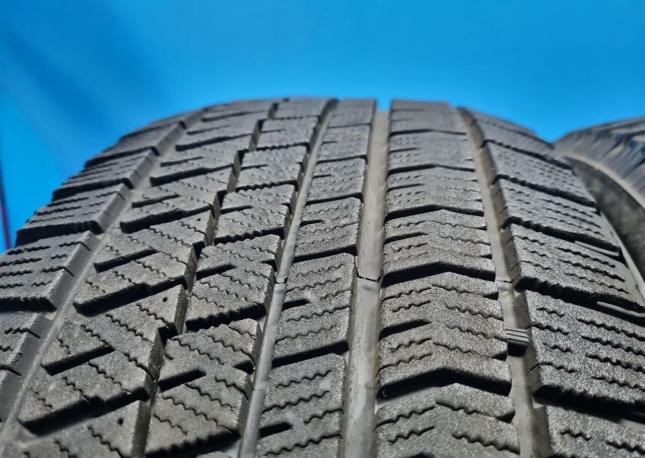 Bridgestone Blizzak VRX2 235/50 R18 97Q