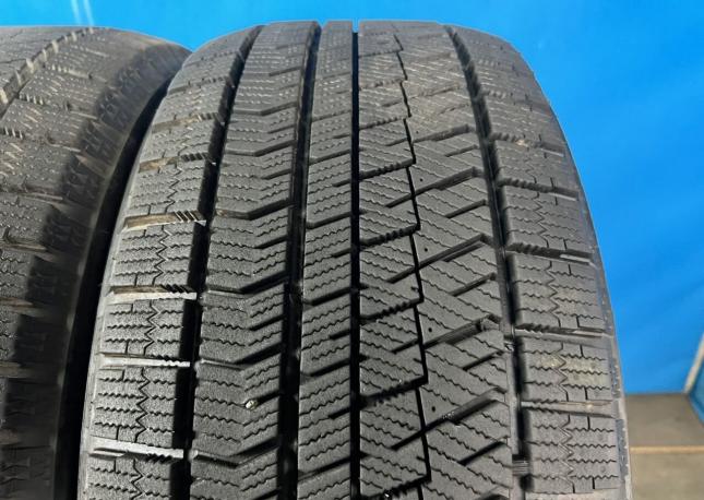 Bridgestone Blizzak VRX2 225/50 R17 95R