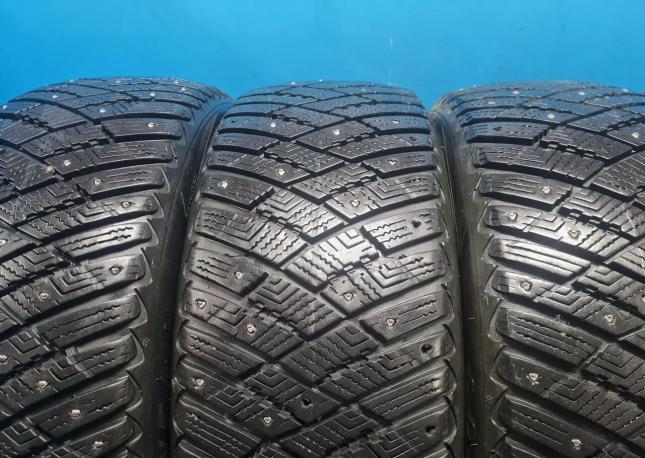 Goodyear Ultragrip Ice Arctic 215/55 R17 98T