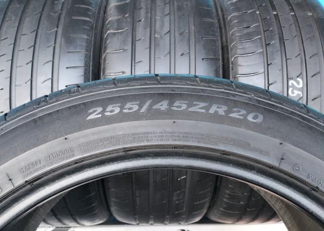 Nexen N Fera RU1 255/45 R20 V