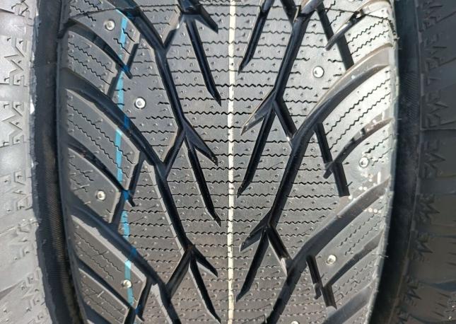 Royal Black Royal Stud 215/65 R16 100H